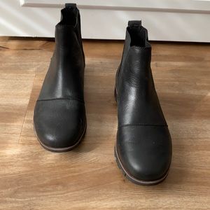 SOREL Chelsea boots size 6.5